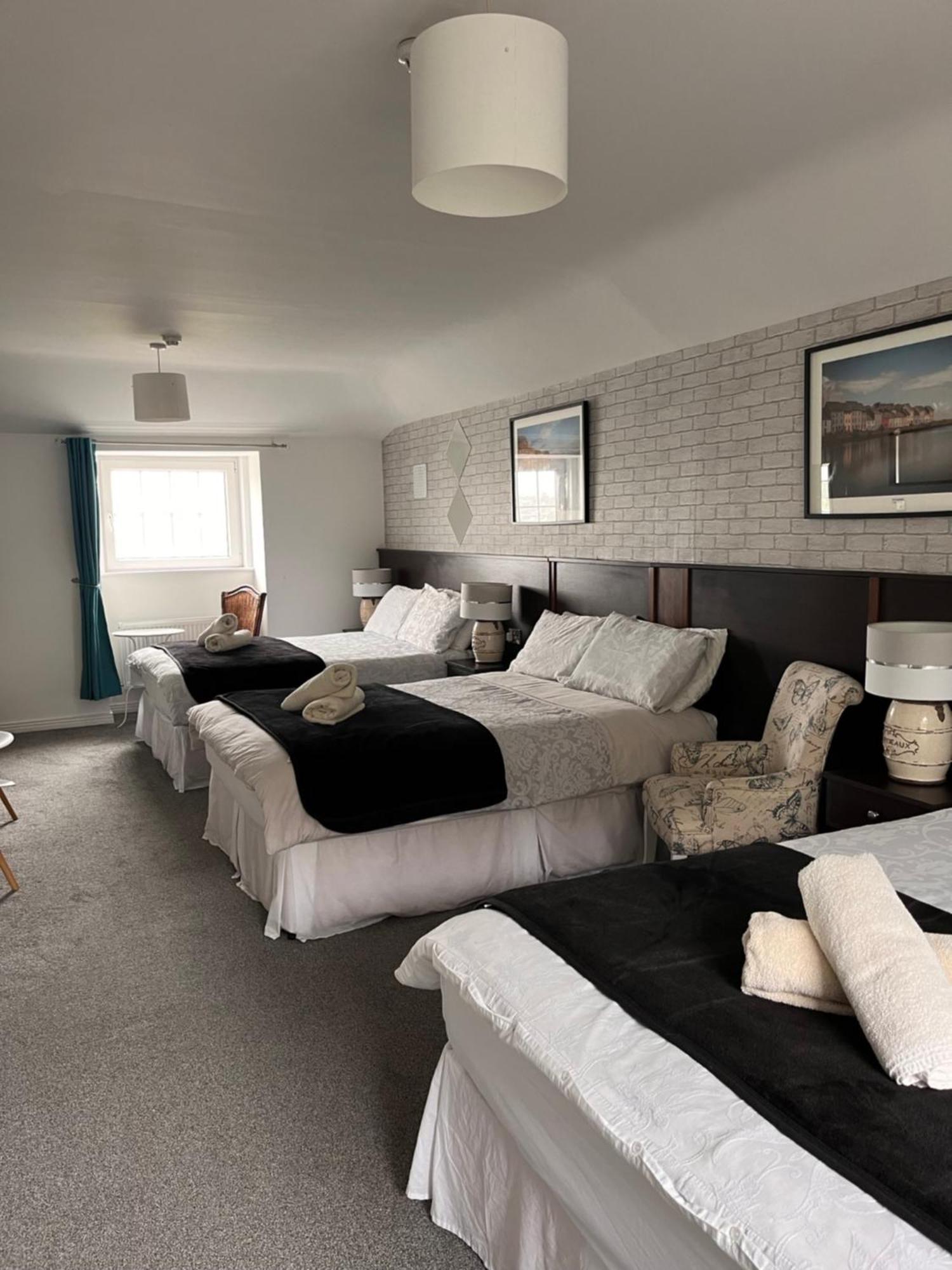 The Light House Hotel Galway Bagian luar foto