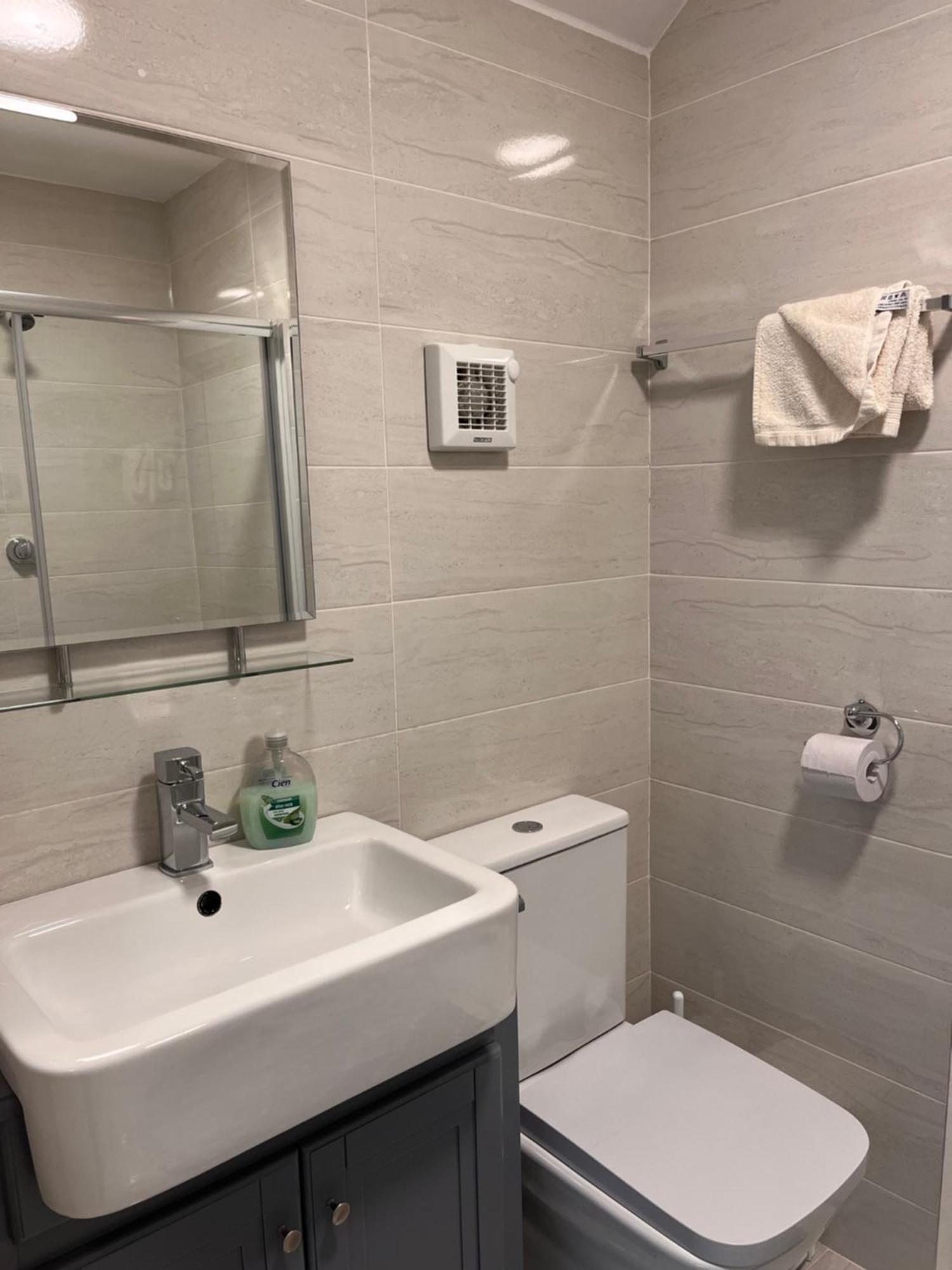 The Light House Hotel Galway Ruang foto